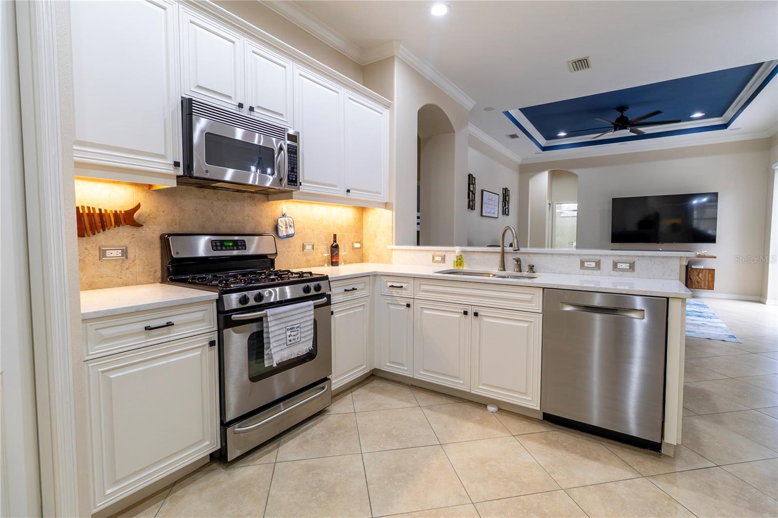 12709 PENGUIN DR — photo 18