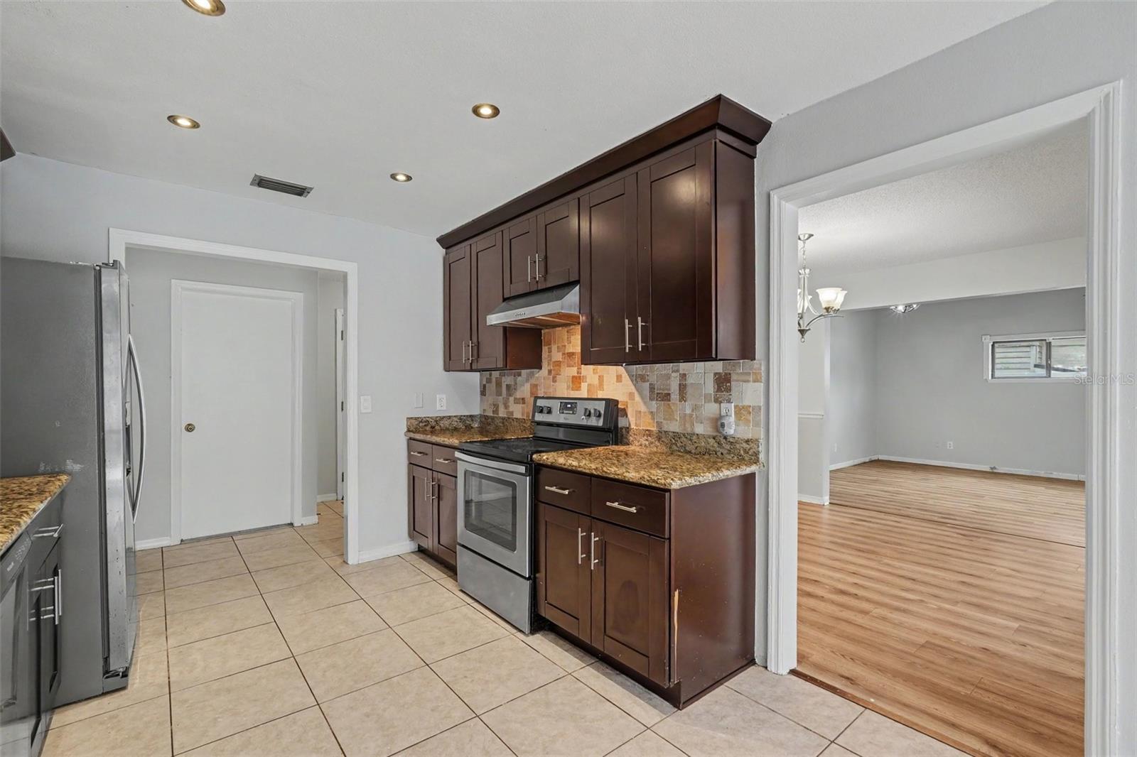 10906 AUTUMN OAK PL — photo 10