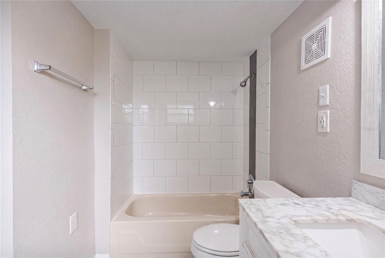 1325 E LAURA ST — photo 12