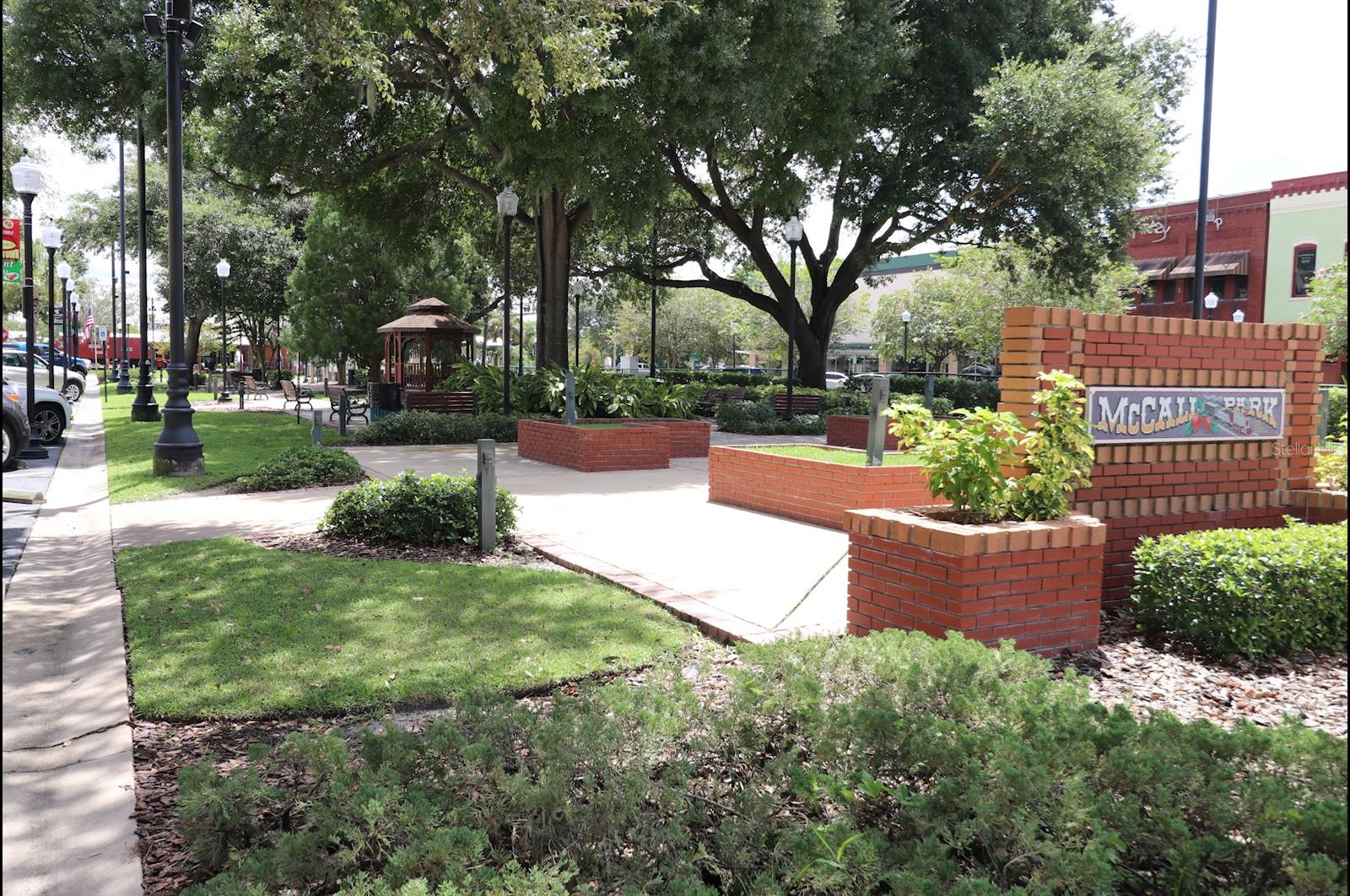 1325 E LAURA ST — photo 25