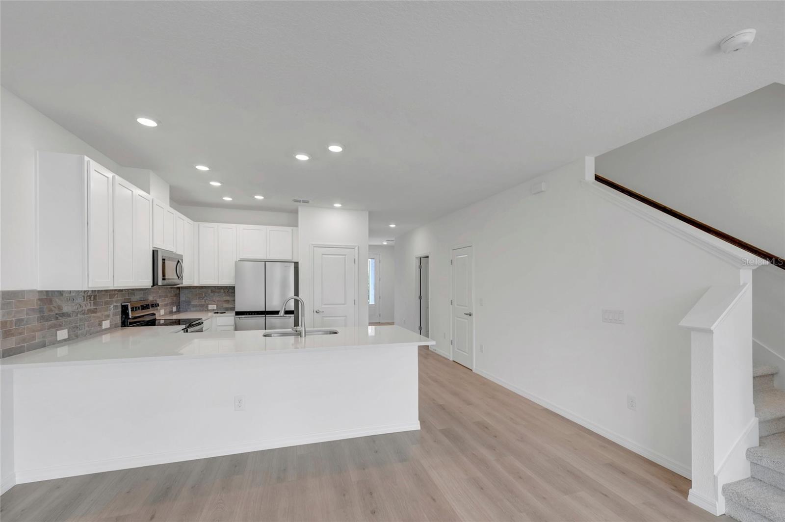 6416 JENSEN VIEW AVE — photo 5