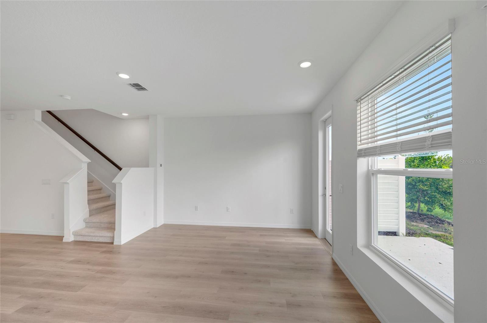 6416 JENSEN VIEW AVE — photo 9