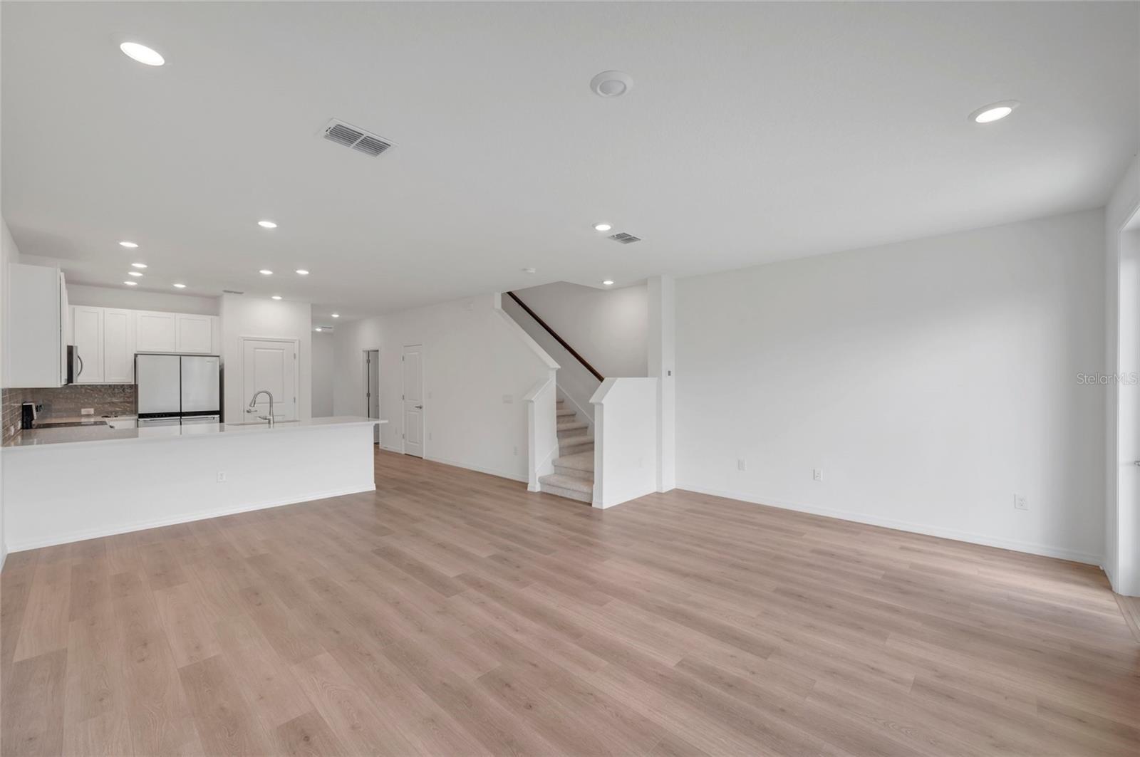 6416 JENSEN VIEW AVE — photo 8