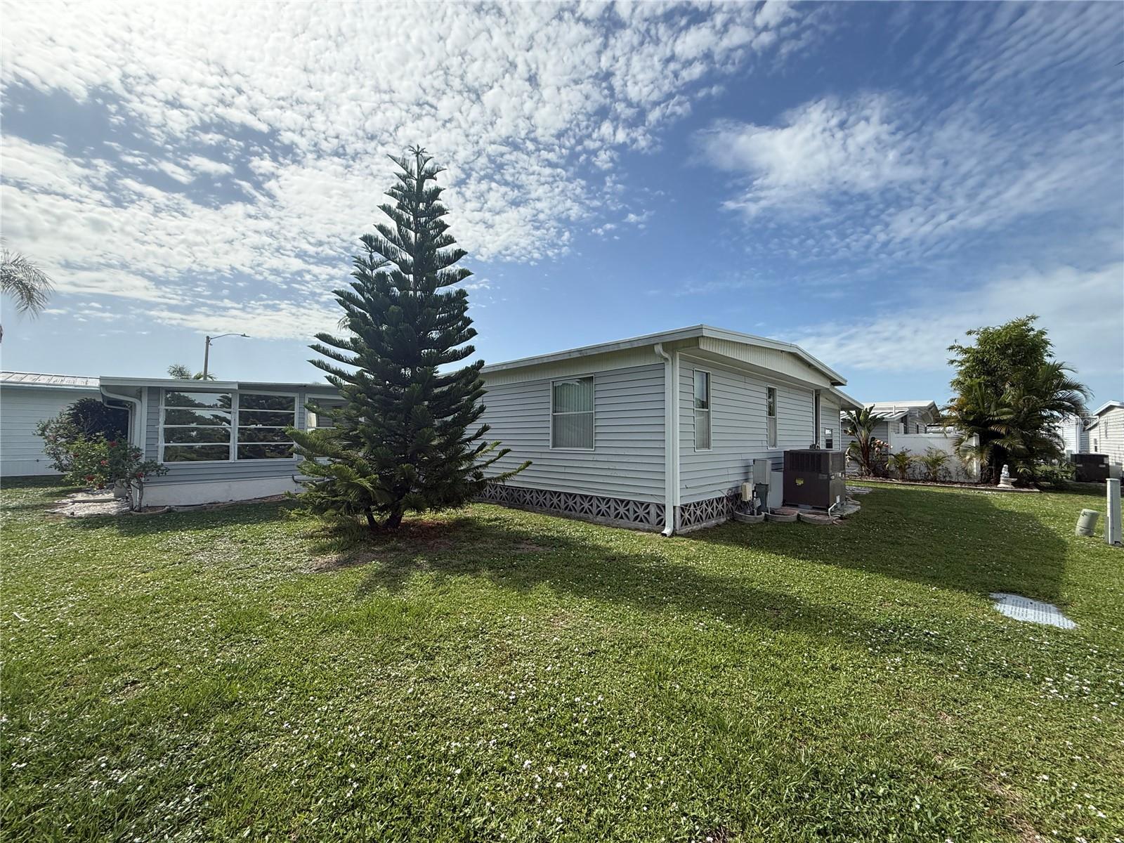 5640 FORSYTHIA RD — photo 13