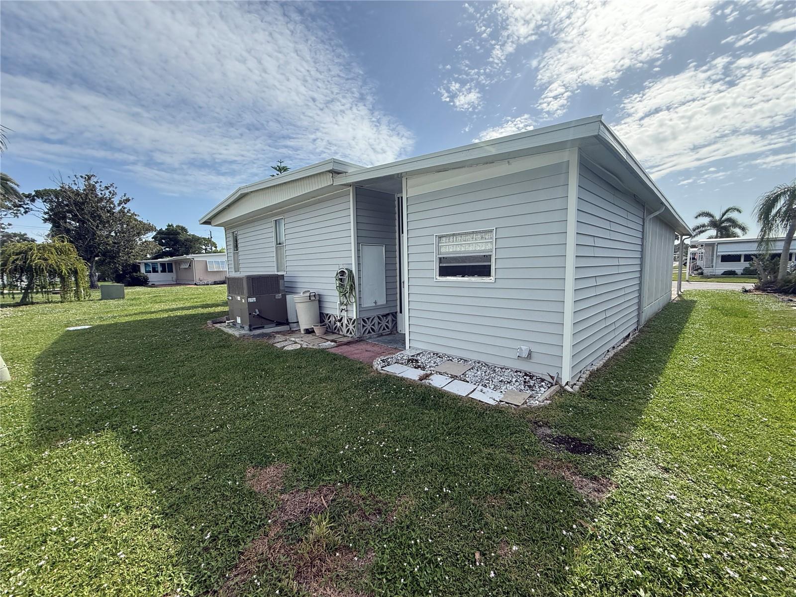 5640 FORSYTHIA RD — photo 12