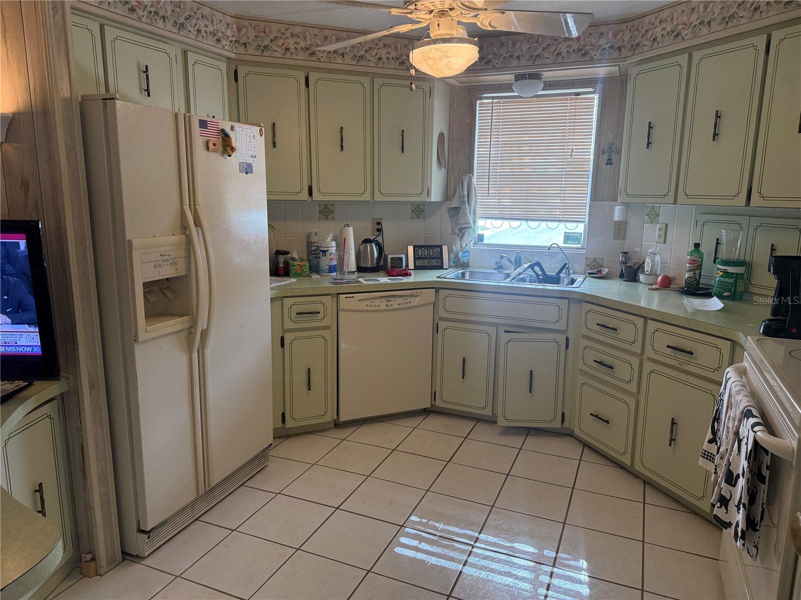 5640 FORSYTHIA RD — photo 2