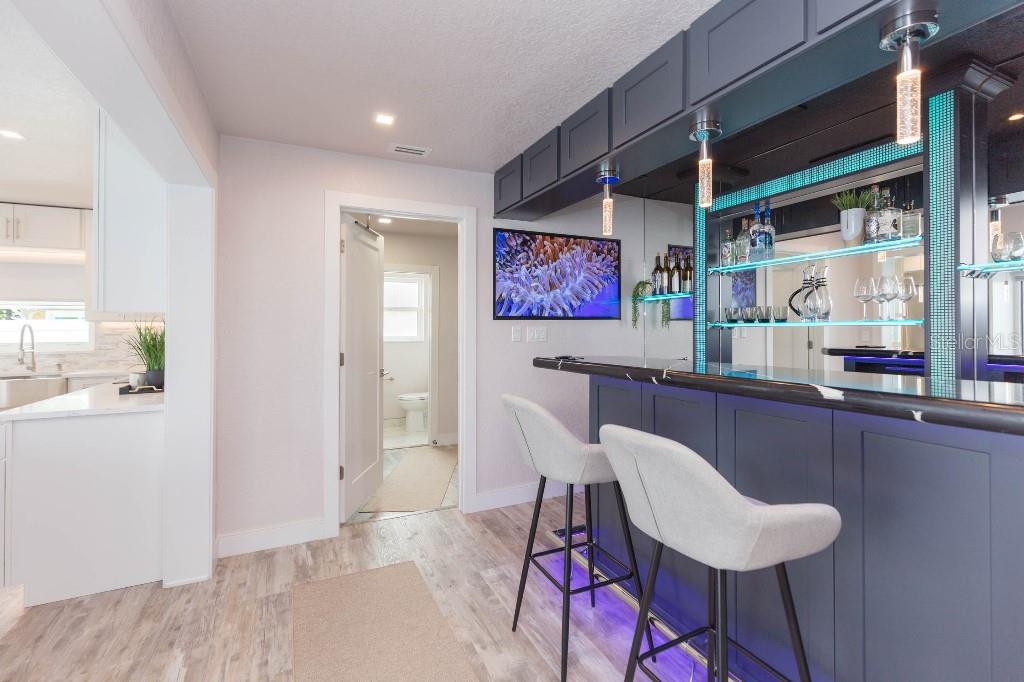 306 BUTTONWOOD LN — photo 10