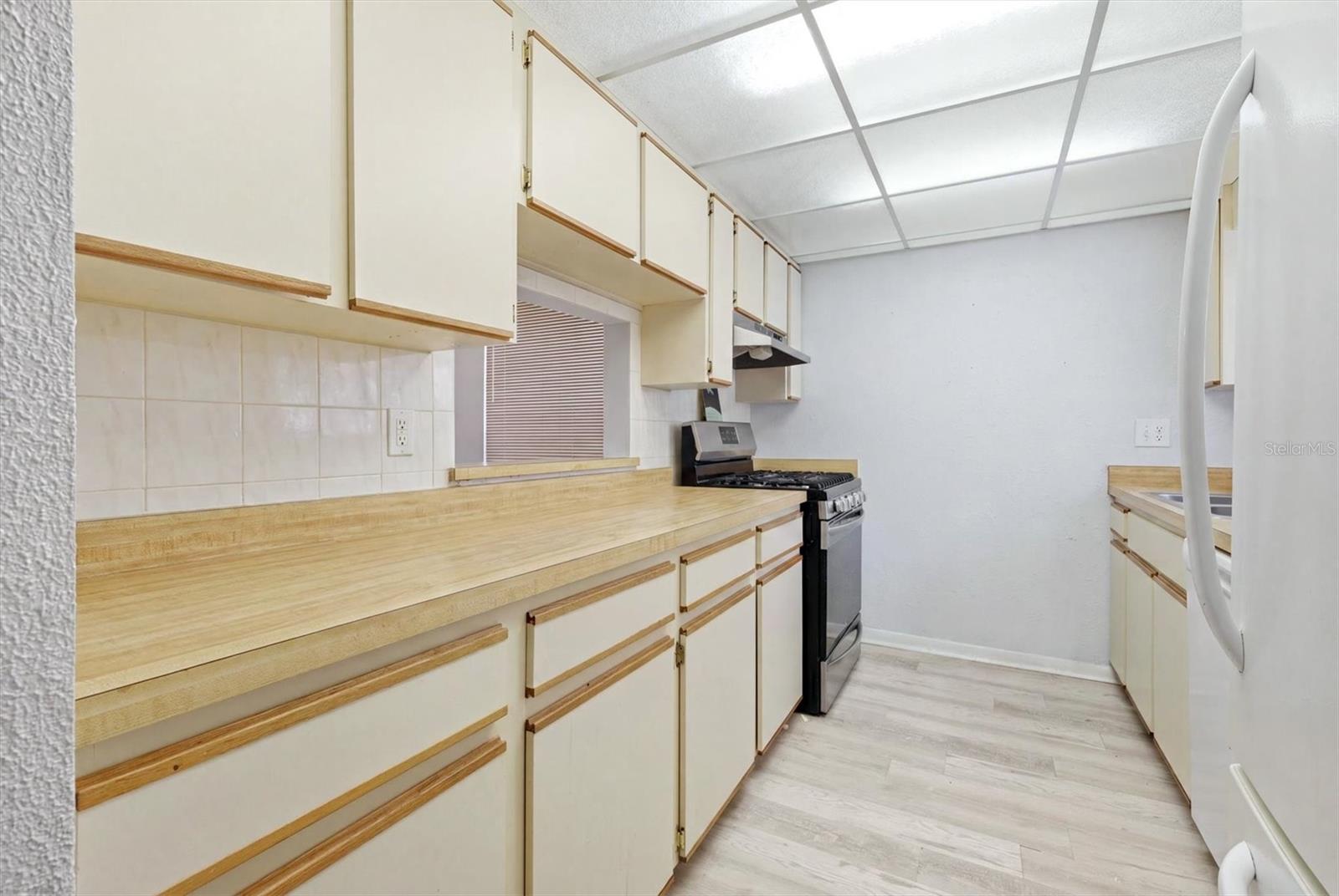 5063 VILLAGE GARDENS DR #9 — photo 13