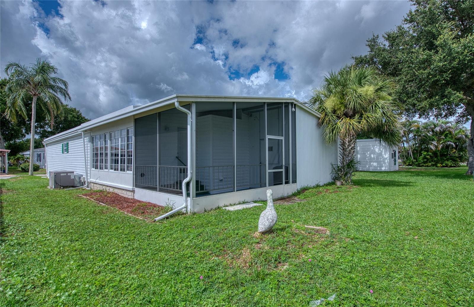 407 DOLPHIN DR S — photo 34