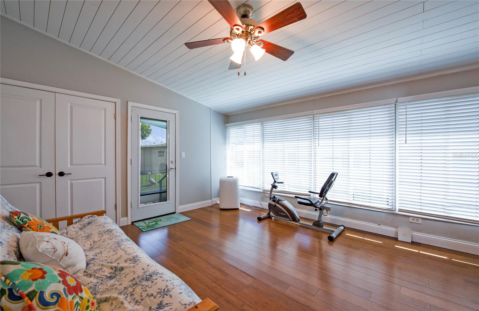 407 DOLPHIN DR S — photo 14