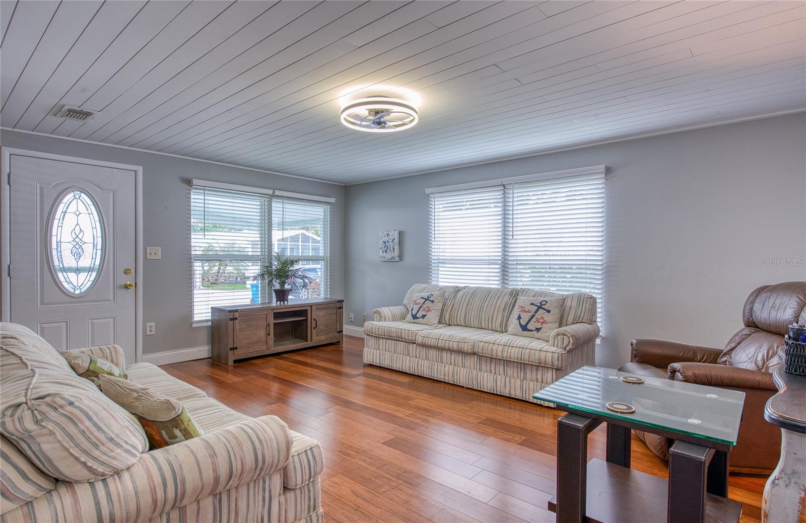 407 DOLPHIN DR S — photo 3