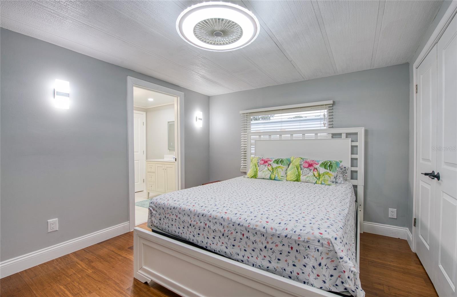 407 DOLPHIN DR S — photo 18