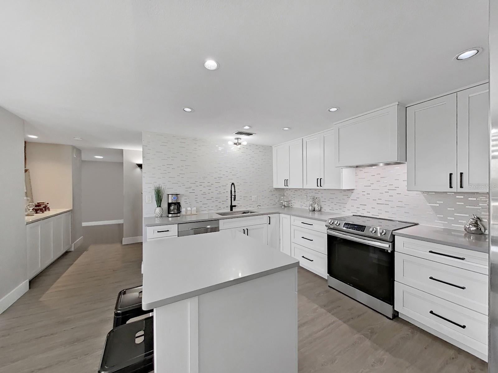 150 BELLEVIEW BLVD #106 — photo 9