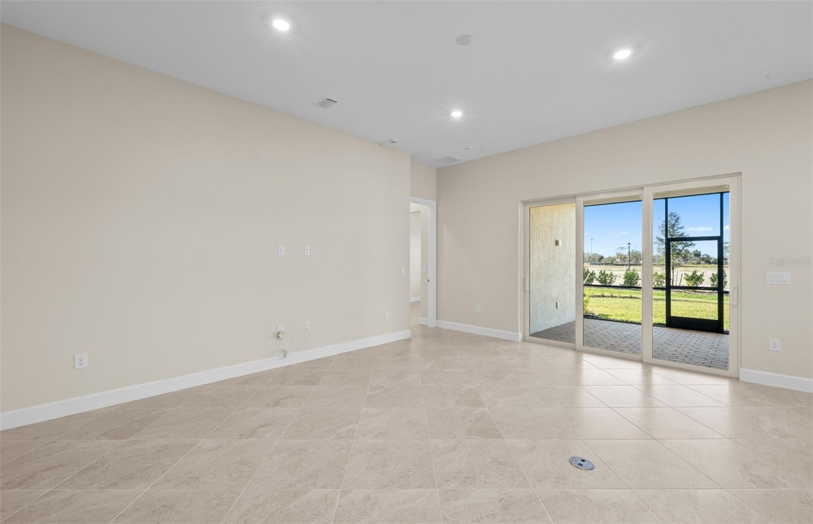 7621 FULHAM AVE — photo 18