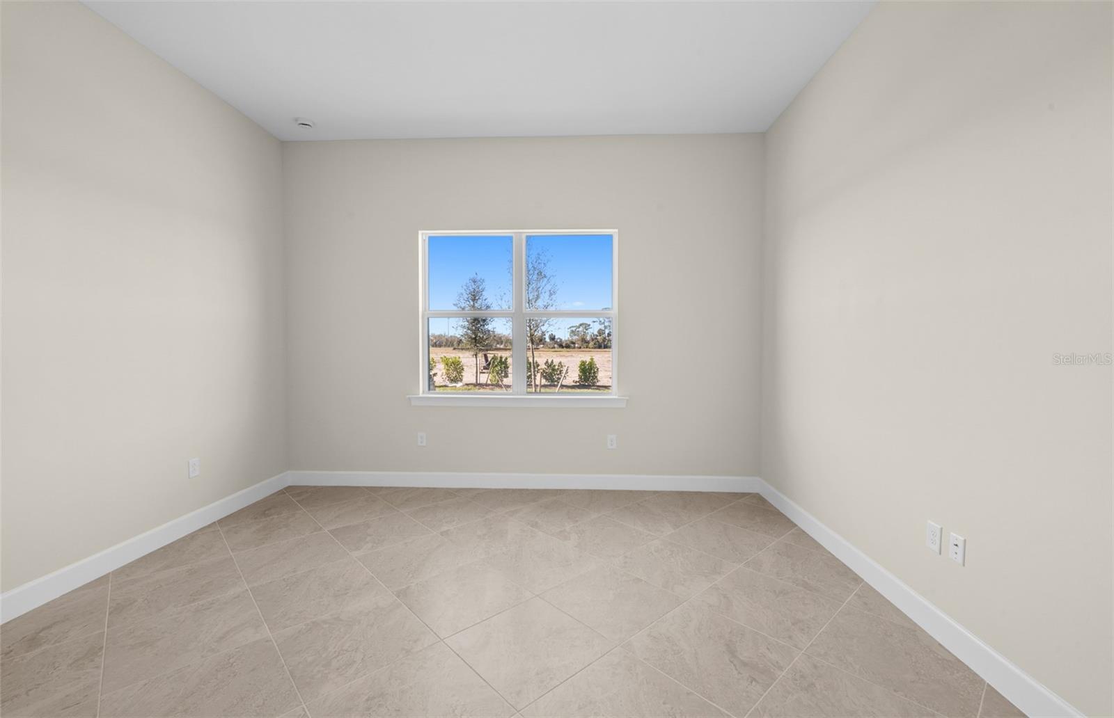 7621 FULHAM AVE — photo 33