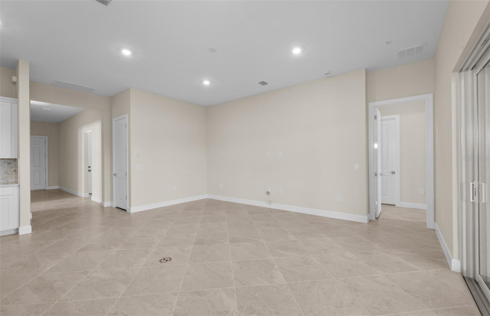 7621 FULHAM AVE — photo 19