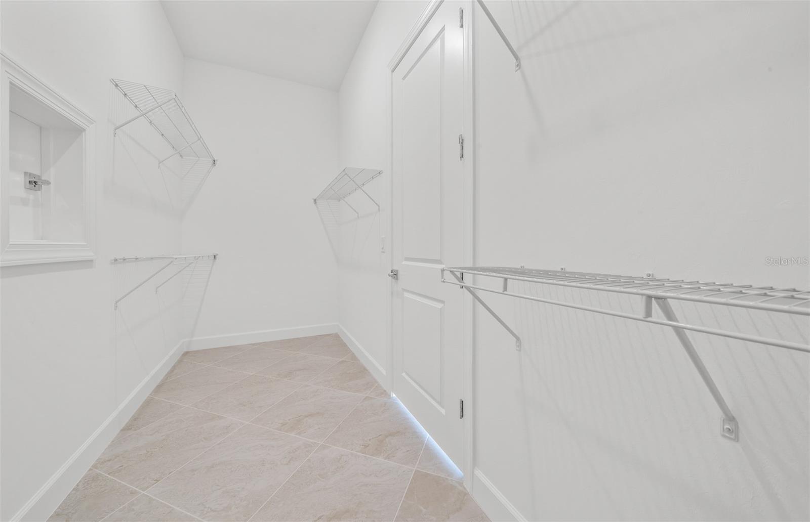 7621 FULHAM AVE — photo 35