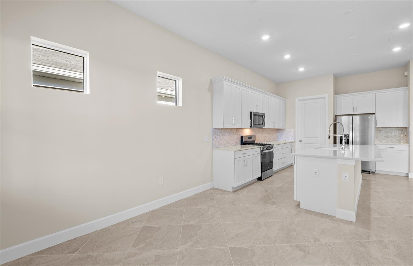 7621 FULHAM AVE — photo 16