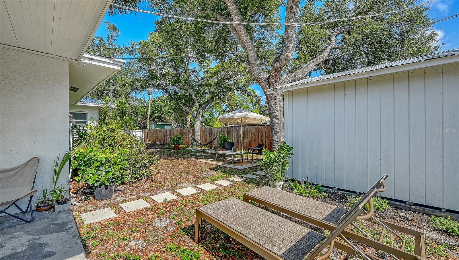 2719 TEMPLE ST — photo 33