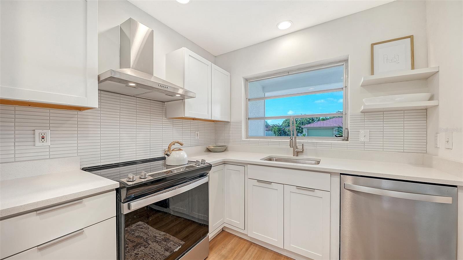 2719 TEMPLE ST — photo 14