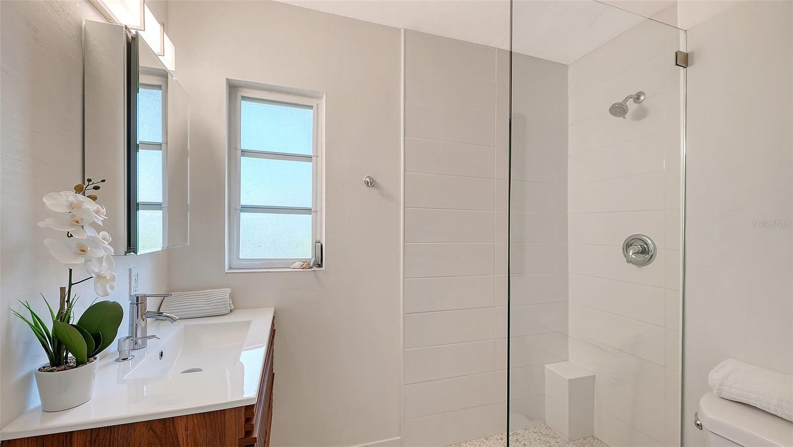 2719 TEMPLE ST — photo 23