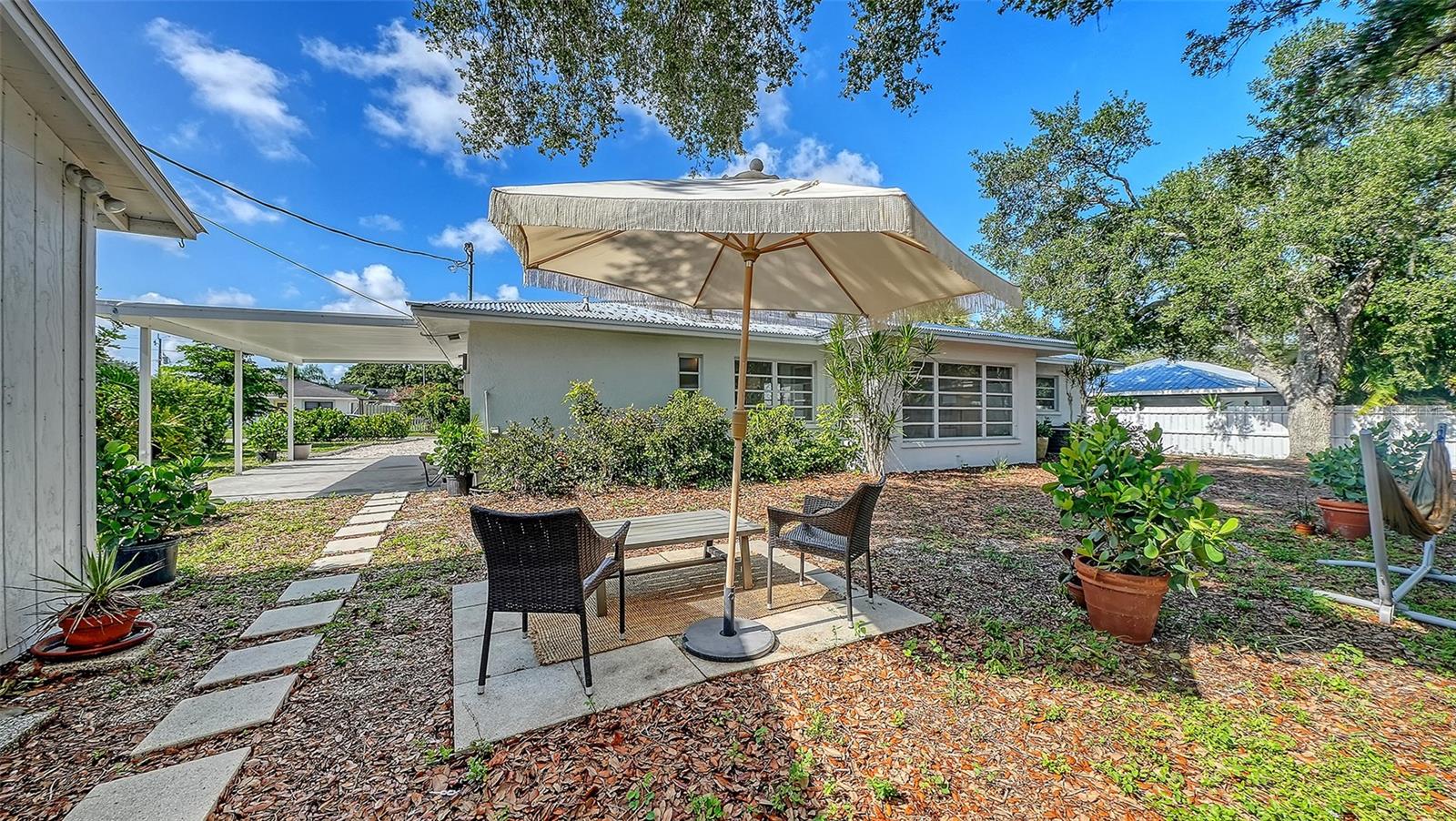 2719 TEMPLE ST — photo 36