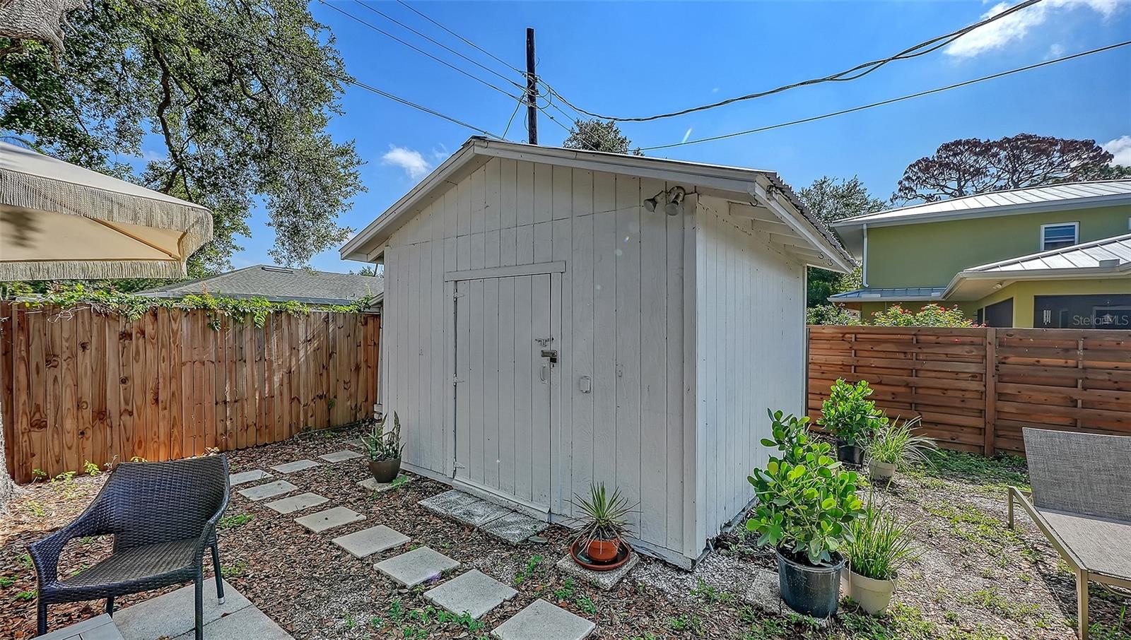 2719 TEMPLE ST — photo 37
