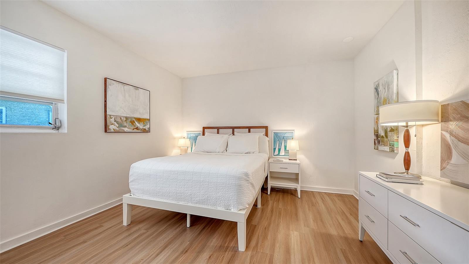 2719 TEMPLE ST — photo 20