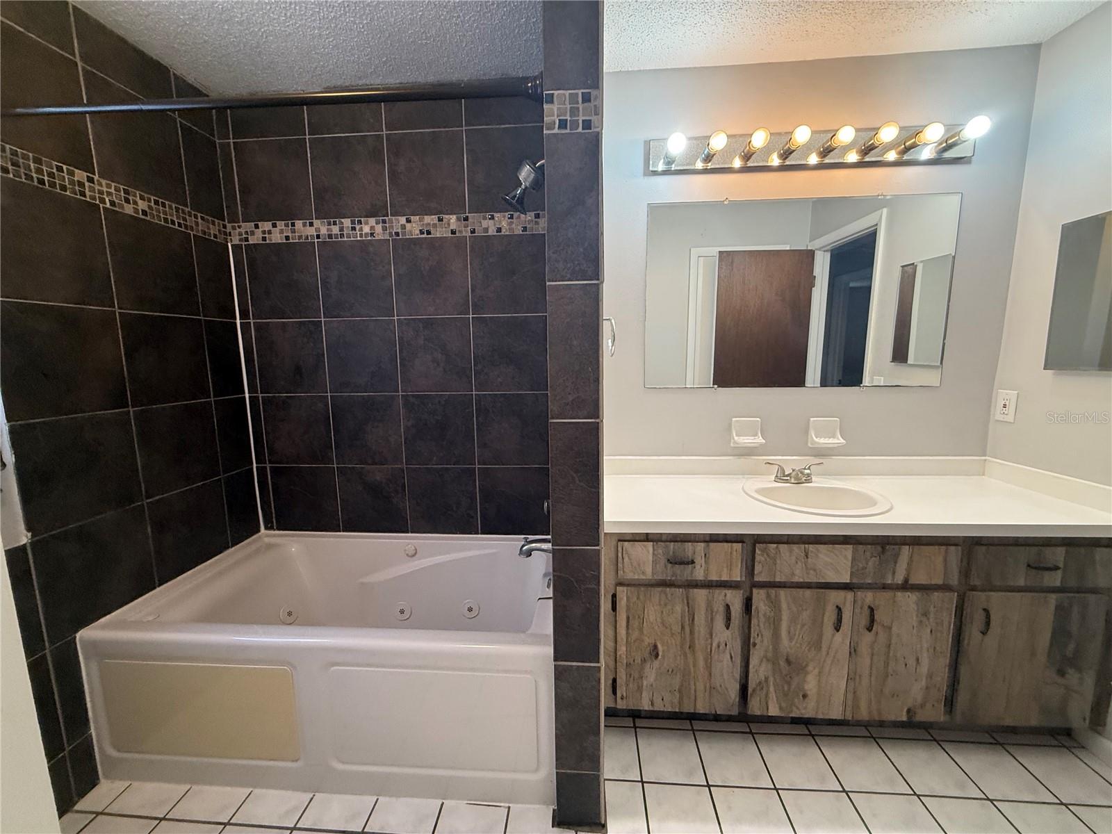 39648 MEADOWOOD LOOP — photo 21