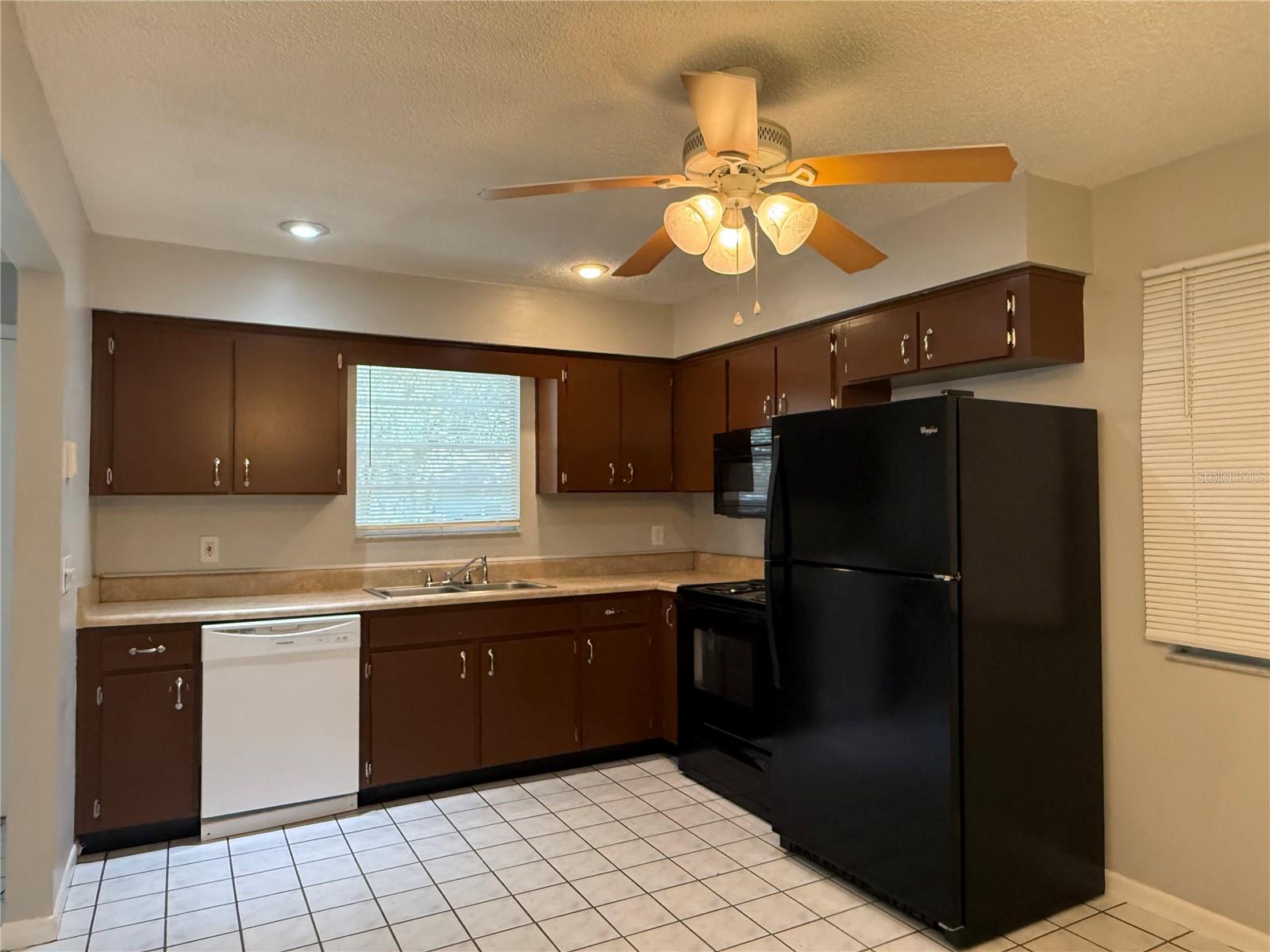 39648 MEADOWOOD LOOP — photo 9
