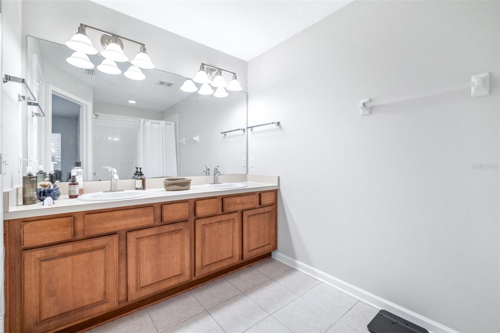 5005 BARNSTEAD DR — photo 37