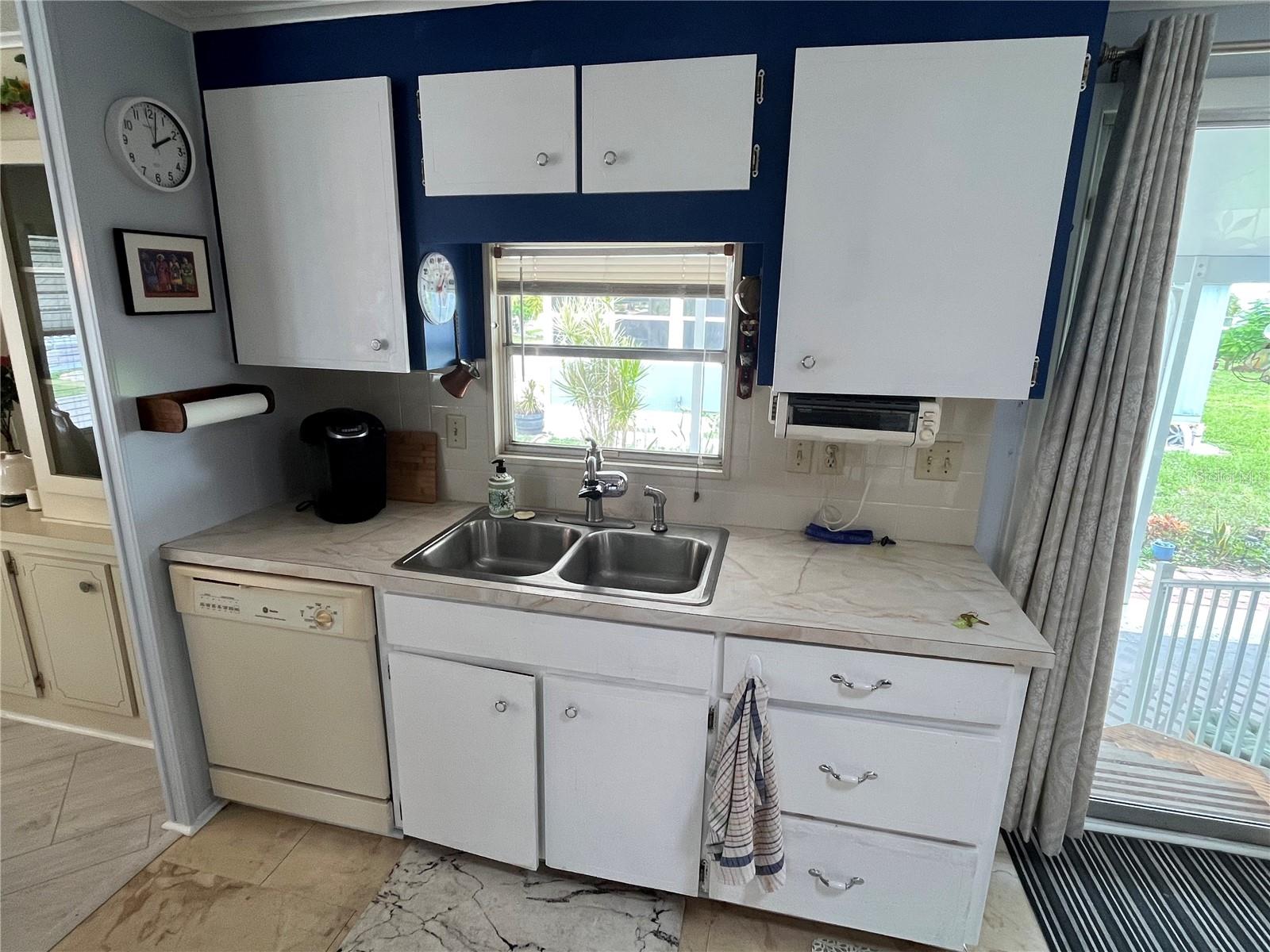 900 JOLANDA CIR — photo 19
