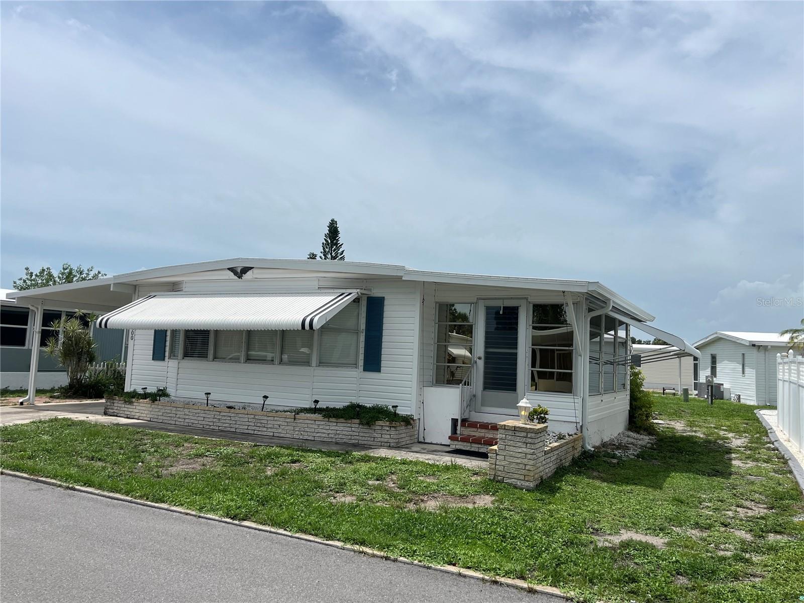 900 JOLANDA CIR — photo 3
