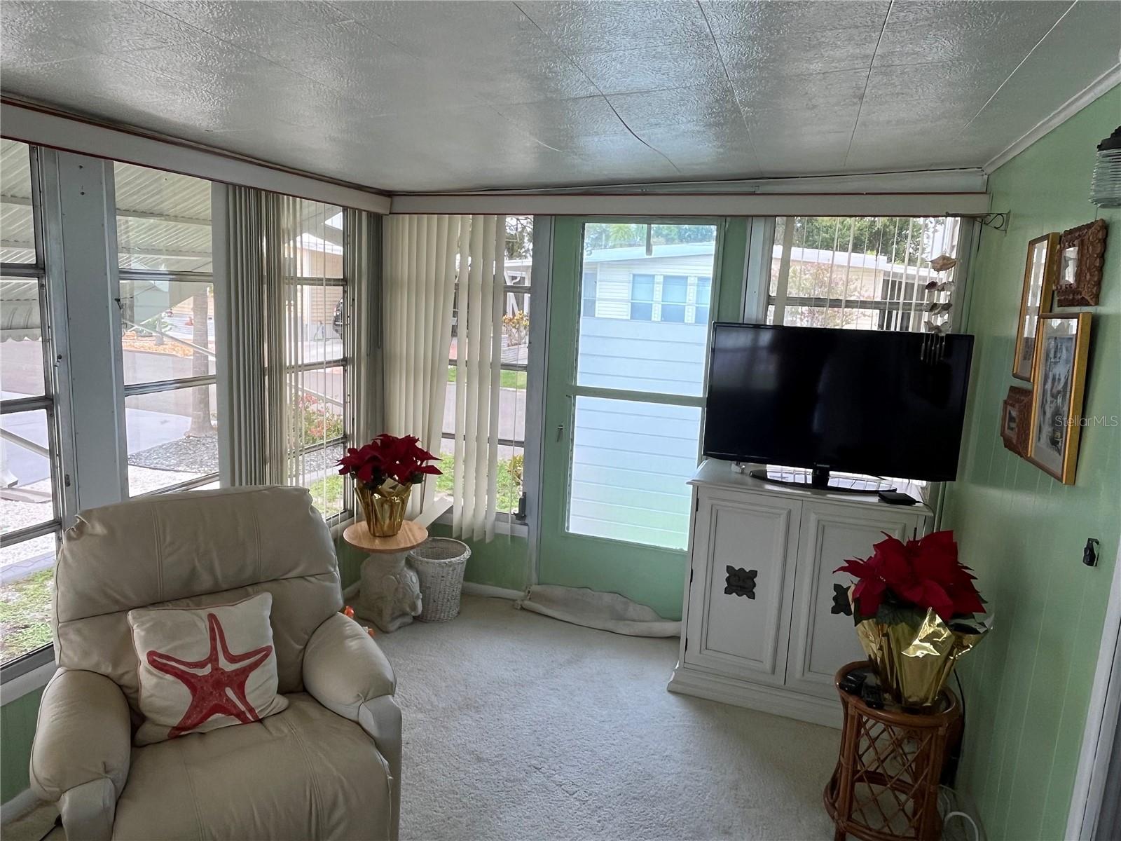 900 JOLANDA CIR — photo 26