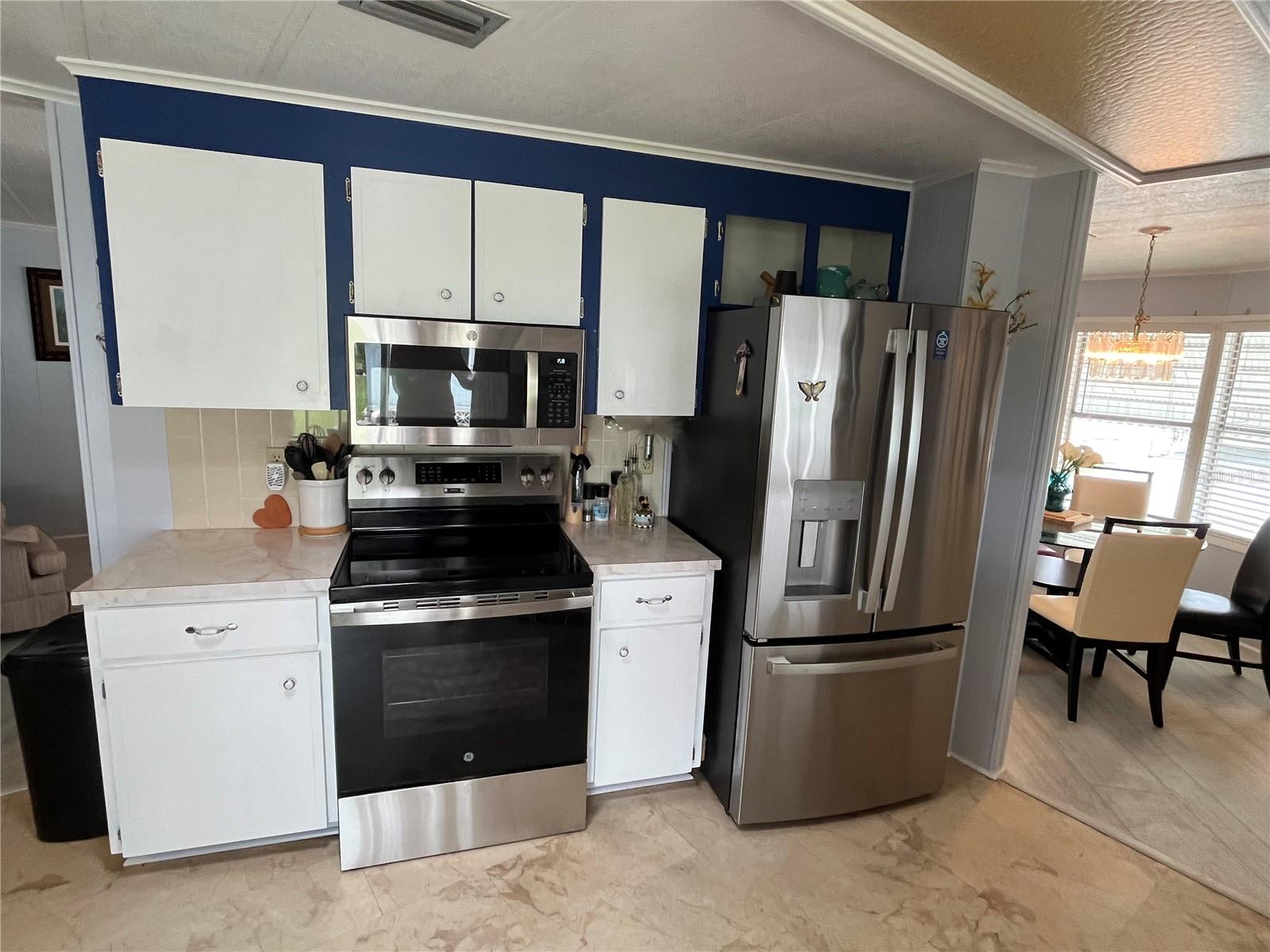 900 JOLANDA CIR — photo 18