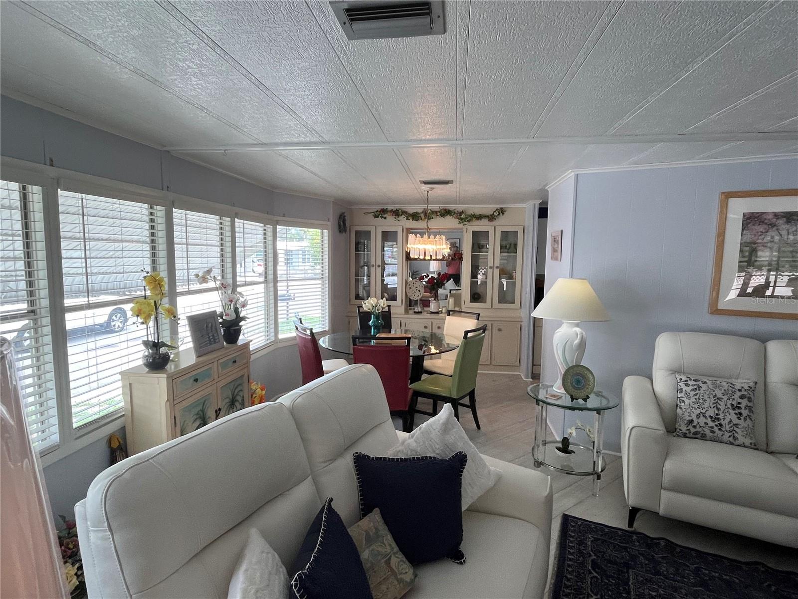900 JOLANDA CIR — photo 11