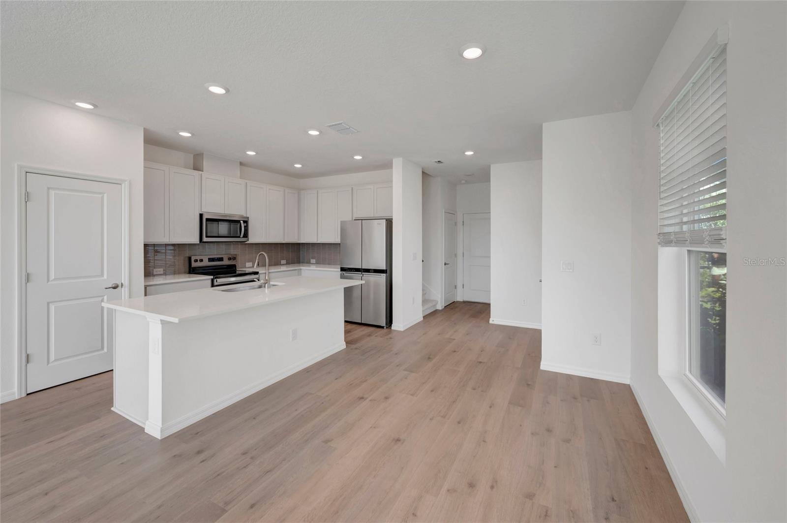 6412 JENSEN VIEW AVE — photo 4