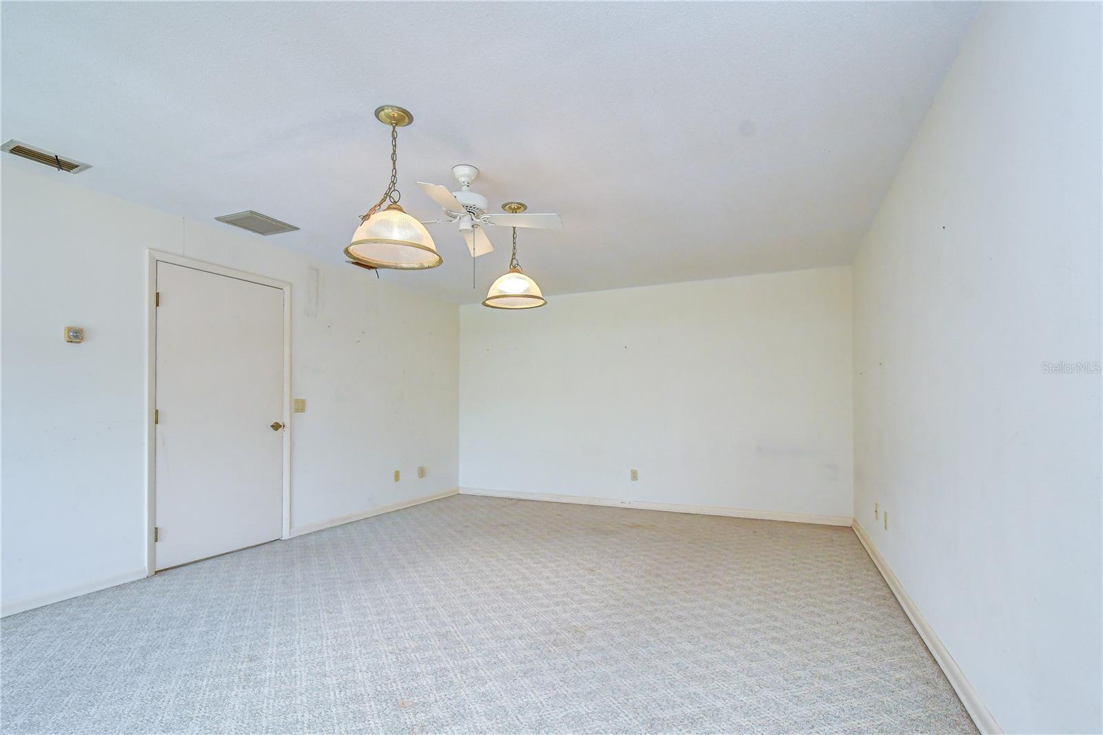 914 S MILLER RD — photo 31