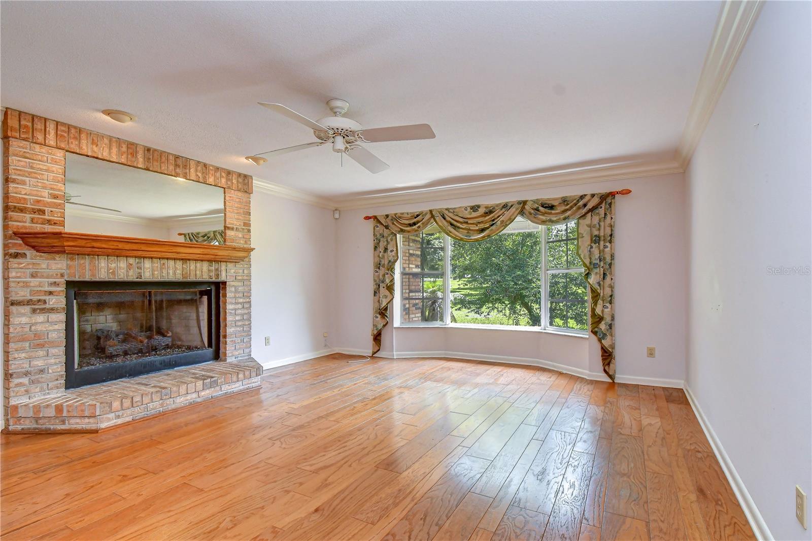 914 S MILLER RD — photo 9