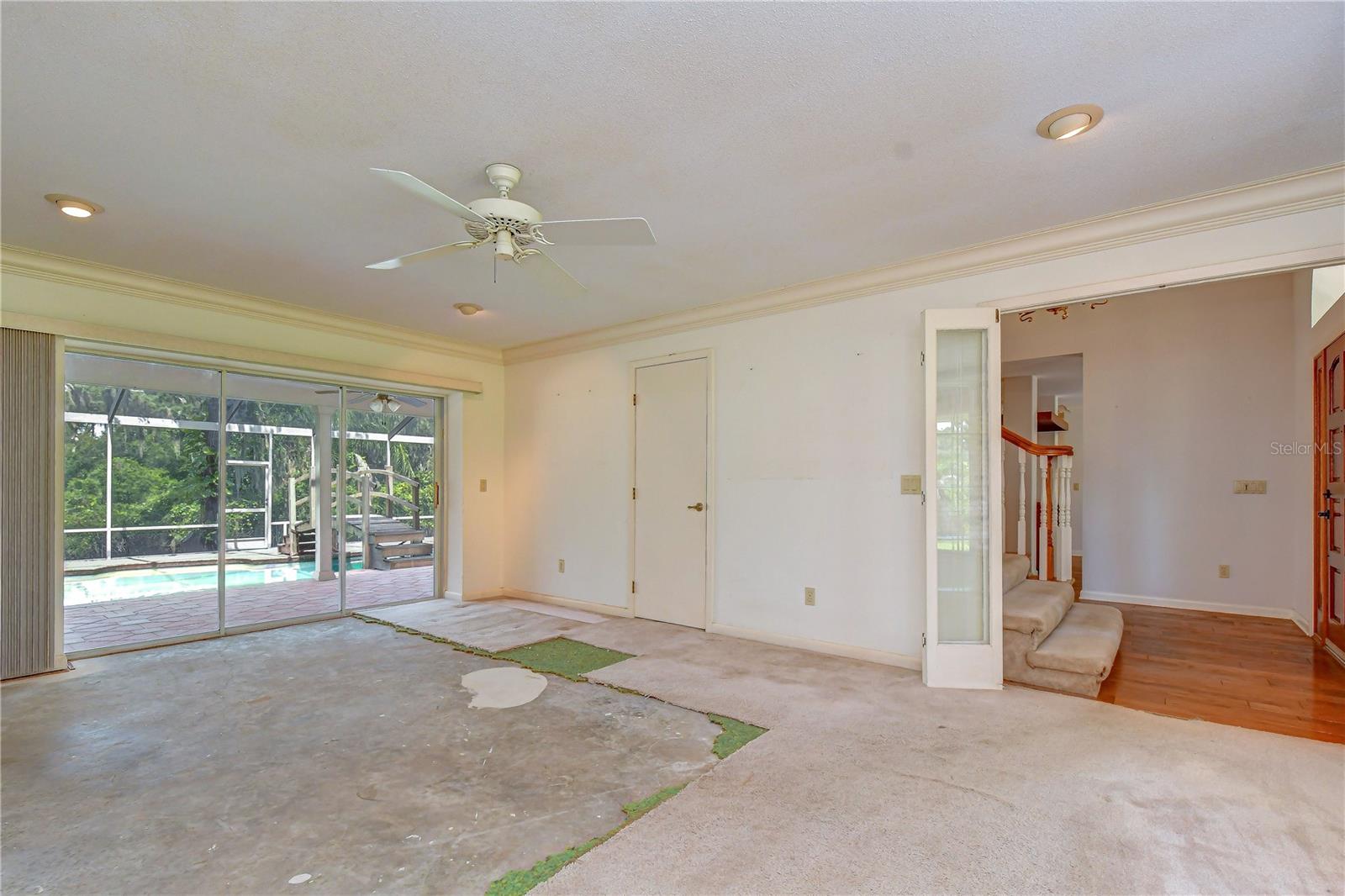 914 S MILLER RD — photo 17