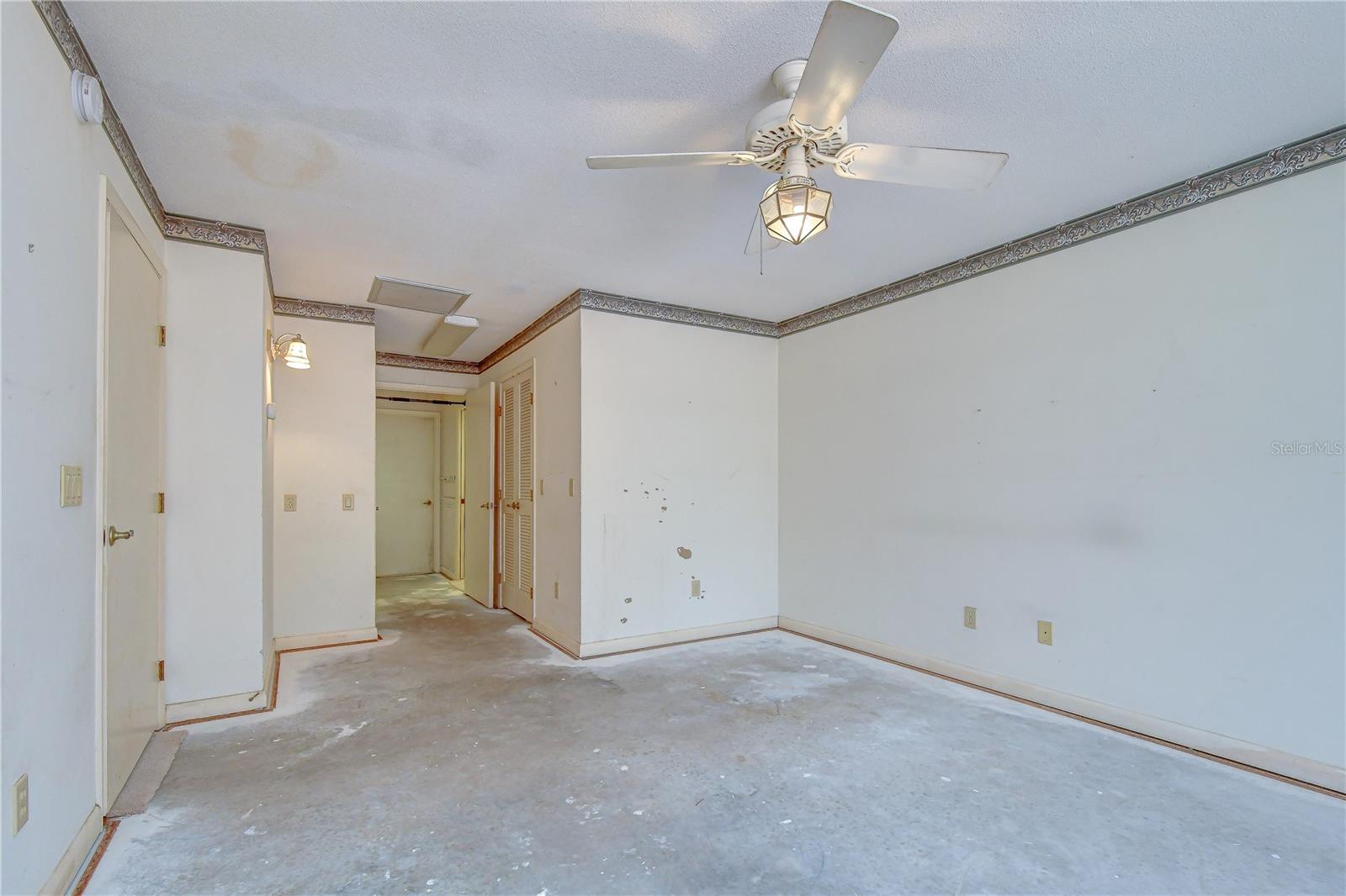 914 S MILLER RD — photo 24