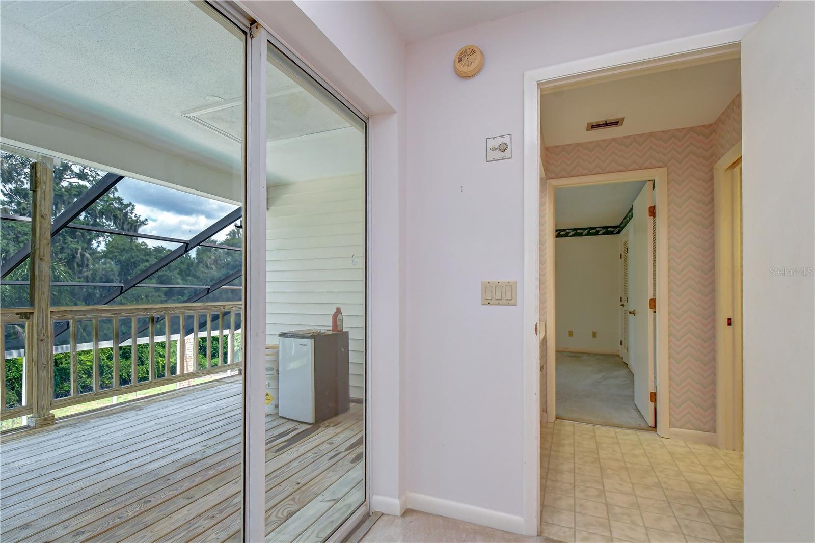 914 S MILLER RD — photo 32