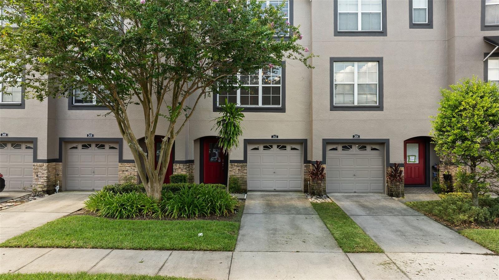 2412 MIDDLETON GROVE DR — photo 2