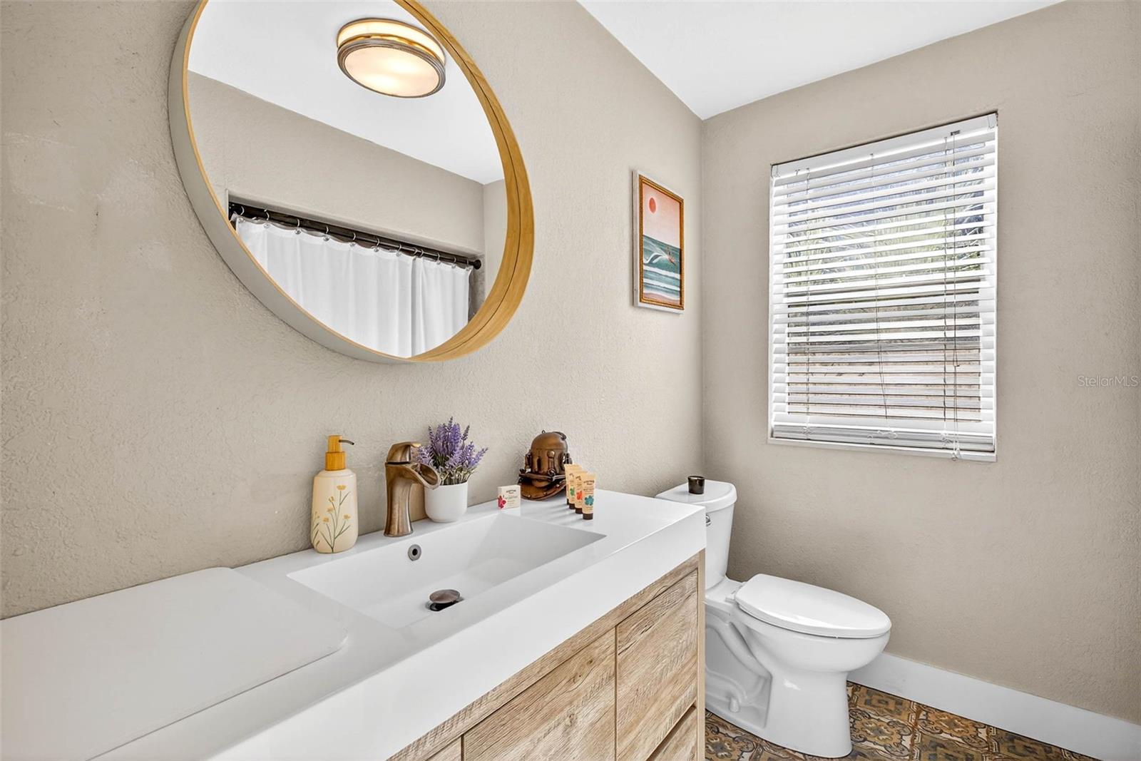 2705 N POPLAR AVE — photo 28