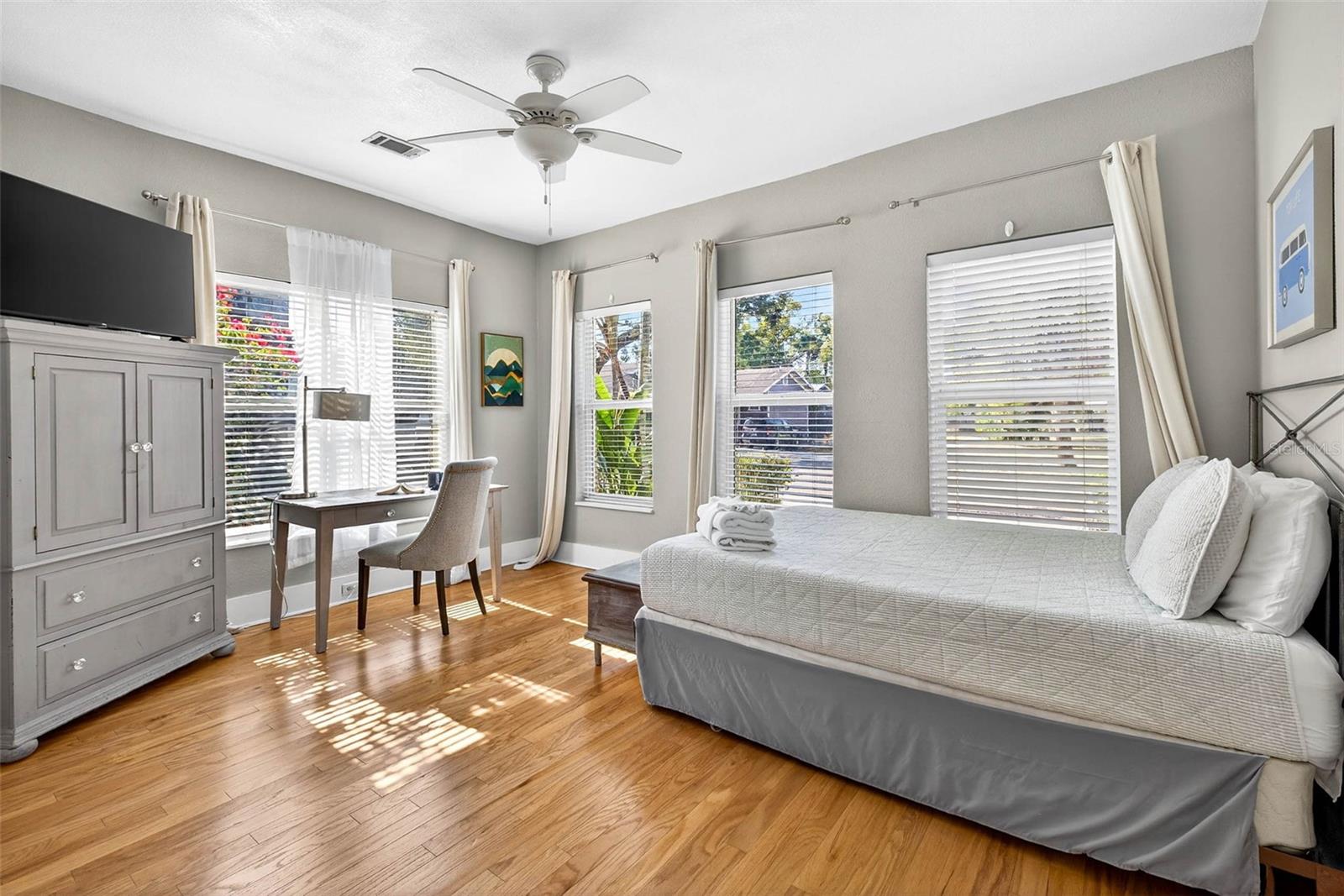2705 N POPLAR AVE — photo 30