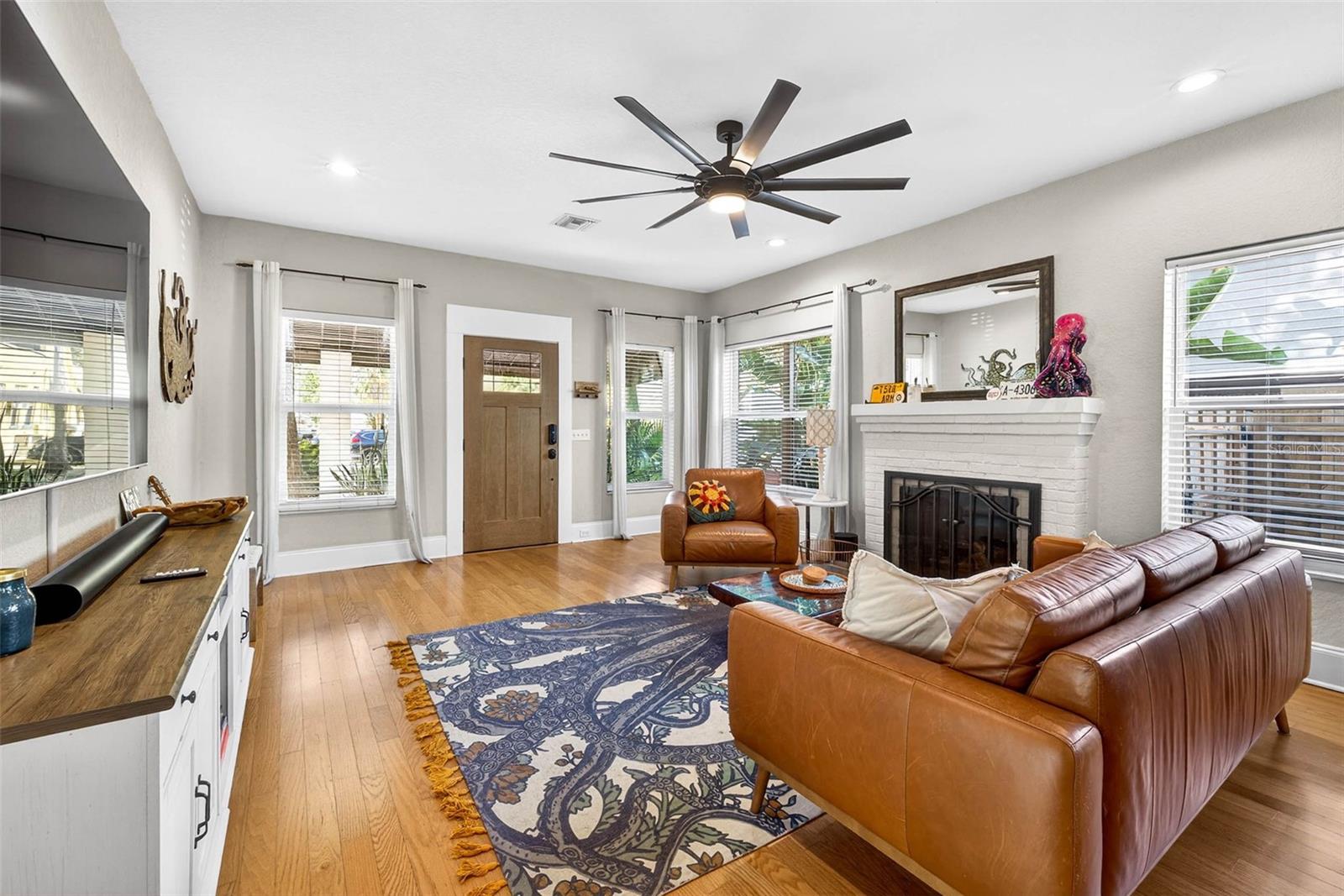 2705 N POPLAR AVE — photo 10