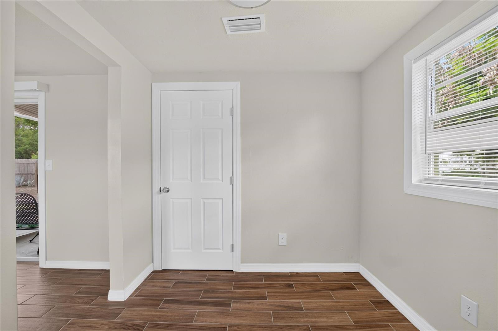 4706 S 87TH ST — photo 15