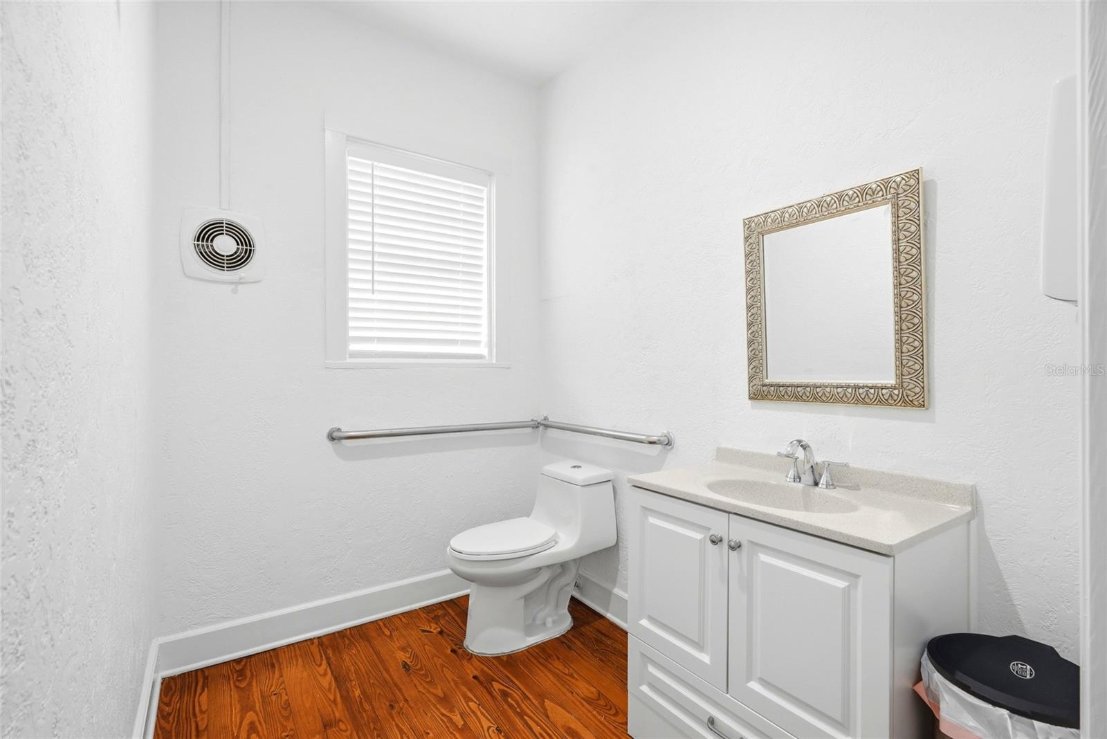 7024 CENTRAL AVE — photo 24