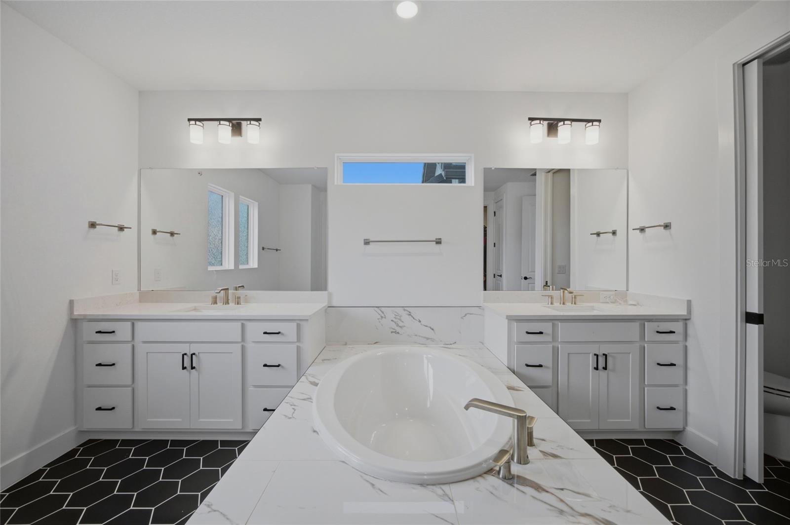 1515 VALIER PT — photo 37