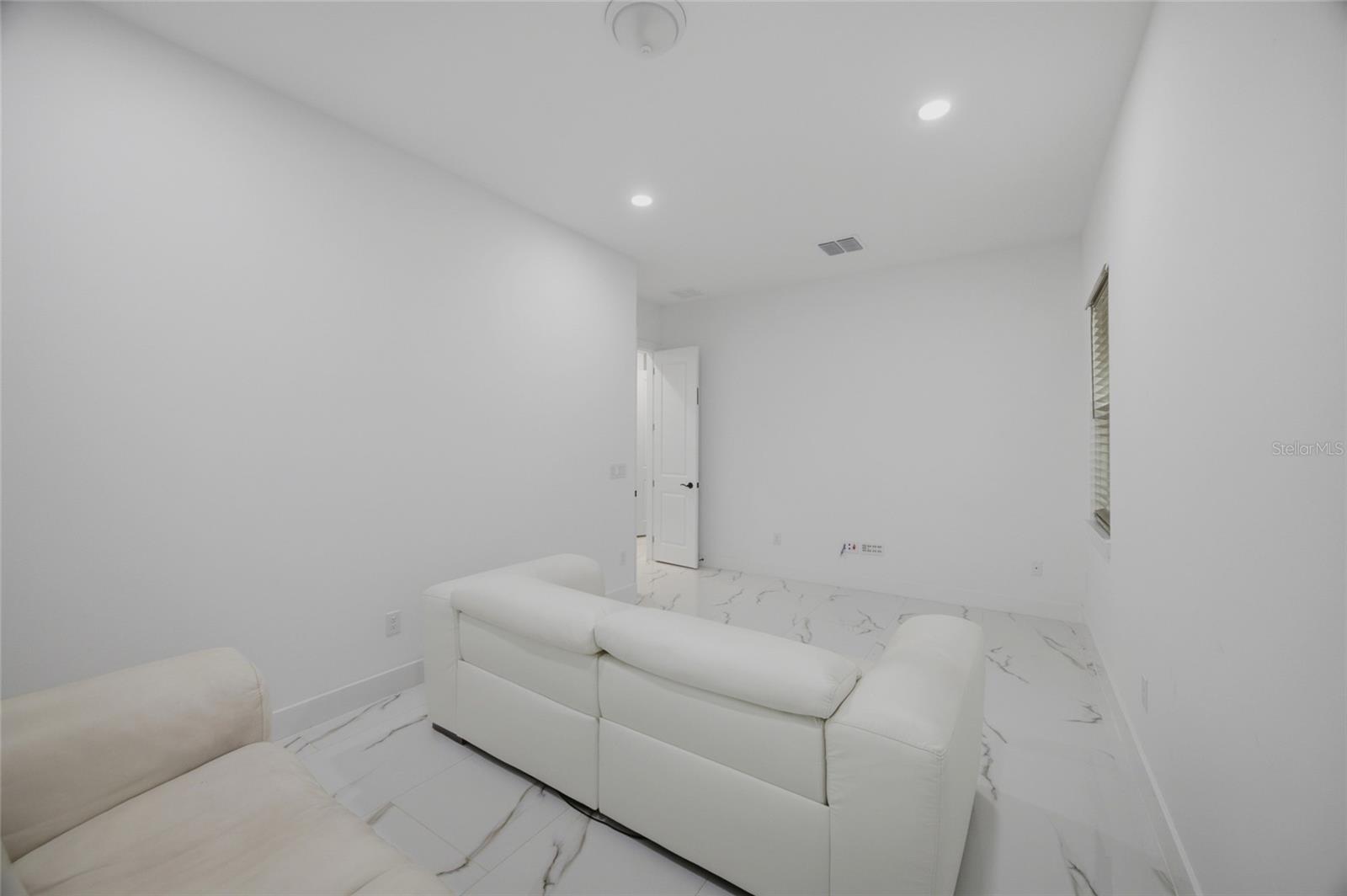 1515 VALIER PT — photo 27